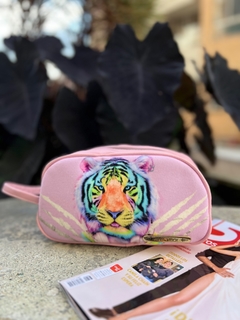 COSMETIQUERA LEON ROSADO CAMUFLADO en internet