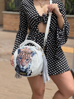 BOLSO REDONDO JAGUAR BLANCO on internet