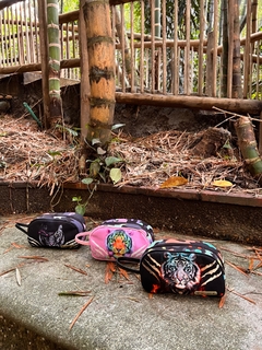 CARTUCHERA/BOLSO DE MANO TIGRE CAMUFLADO COLORES - comprar online