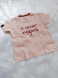 Camiseta infantil O amor inspira