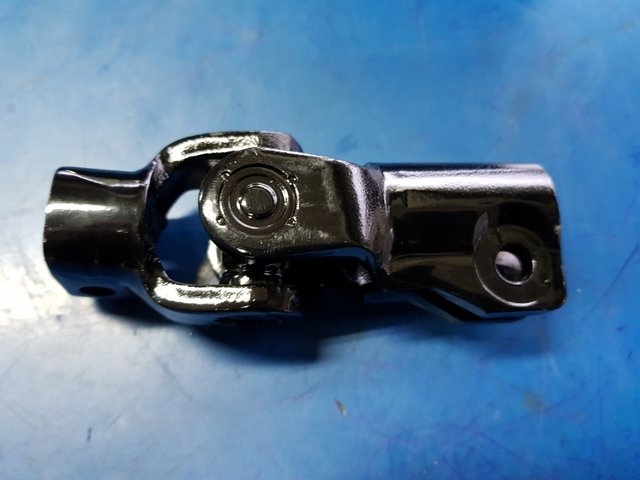 Imagen de Barra Cardanica Cruceta Columna Direccion Mecanica Ford Ka