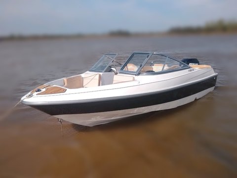 F51 Sport en internet