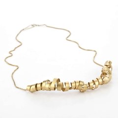 COLLAR HILO CHATO DORE CORTO en internet