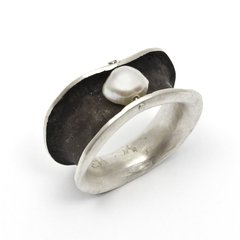 ANILLO ANTICLASTIC CON PERLA DE RIO. PLATA 925 - comprar online