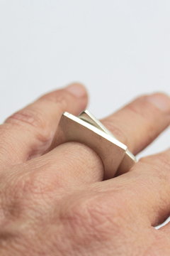 ANILLO CUADRADO. PLATA 925 en internet