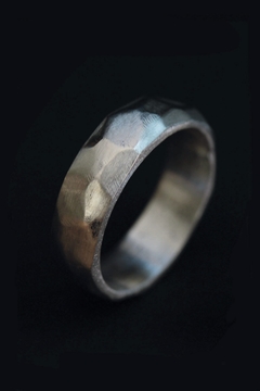ANILLO FACETADO. PLATA 925 - comprar online