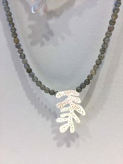 COLLAR MALEZA CORTO ENHEBRADO EN ZAFIROS . PLATA 925 en internet