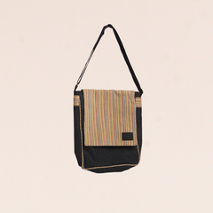 Morral EAGLE Liso Azul con Tapa Rayada Beige