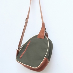 Mochila PALOMBAGGIA Lisa Verde con Cuerina Marrón Claro - comprar online
