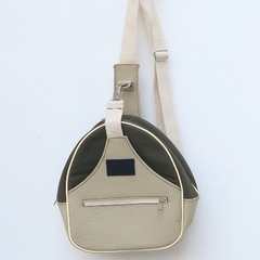 Mochila PALOMBAGGIA Lisa Verde con Cuerina Blanca - comprar online