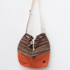 Bolso Fruncido COLONIA Triángulos Marrón con Naranja