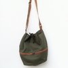 Bolso Fruncido COLONIA Liso Verde con Tira Marrón