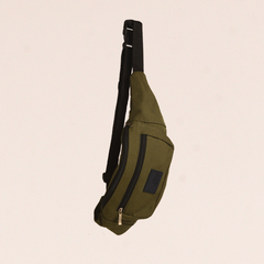 Riñonera GALAPAGOS Lisa Verde con Tira Negra - comprar online