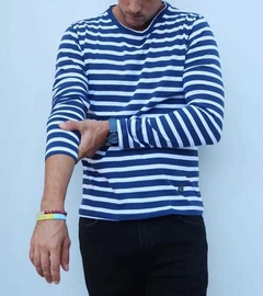 Remera Mangas Largas MILO Rayada Azul y Blanca
