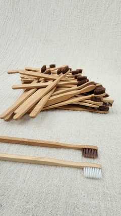 BAM049- Cepillo de dientes de bambu 14cm en internet
