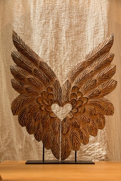 DEL093- Talla madera Alas grande en pedestal 72x1,10cmH