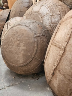 HIE25 Cuenco de hierro 1,04cm diam 73Kg