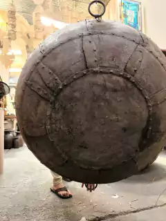 HIE27- Cuenco de hierro 1,16cm diam 48Kg