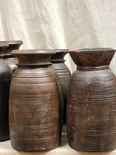 NAG005E VASIJA DE MADERA ANTIGUA INDIA 30cmh
