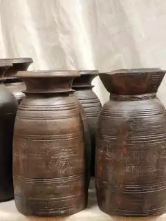 NAG005E VASIJA DE MADERA ANTIGUA INDIA 30cmh