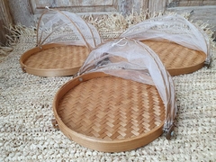 BAM001- Juego de tres Paneras de bambu redonda con tapa plana .