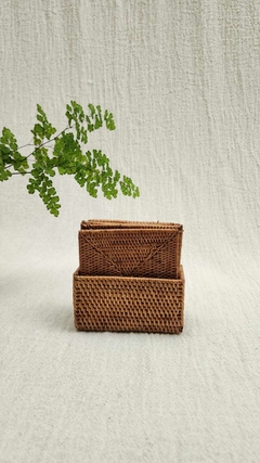 RRR048- Posa vasos de ratan halus en cajita 10x10cm CUADRADO - comprar online