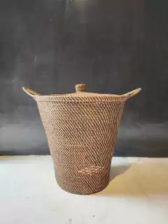 RRR367- Cesto de ratan con tapa y manijas 50x50cmh