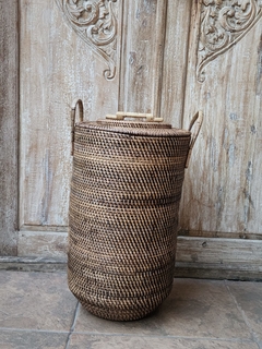 RRR472- Cesto de ratan con tapa 35x60cm