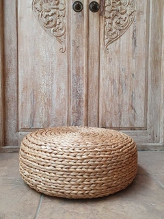 VTN001- Puff de Jacinto de agua- 50cmx20cm H - comprar online