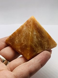 Pirâmide Quartzo Tangerina - CristalMagia