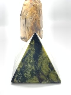 Imagem do Pirâmide Quéops de Serpentinita