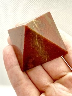 Pirâmide de Jaspe Vermelho - CristalMagia