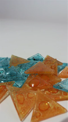 VENECITAS TRIANGULO EQUILATERO DE 5CM DOBLE x 1kg en internet