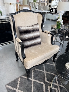 SILLON GODOY LAQUEADO NEGRO CON TACHAS