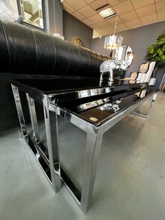 SET MESAS HIERRO CROMO Y VIDRIO NEGRO - Le Chateau Diseño