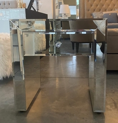 MESA DE LUZ , UN CAJÓN ESPEJADA