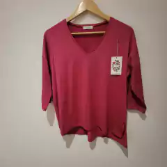 Remera Tesla escote en V - comprar online