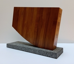 34,5 x 47 x 7 cm, Escultura en madera ensamblada base piedra - OTTO Galería