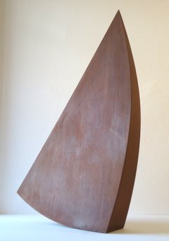 94 x 65 x 14,5 cm, Escultura de hierro patinado