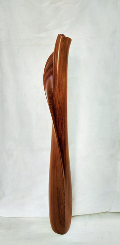 97 x 13 x 21 cm, Escultura de madera lapacho