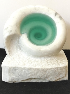 DARDALLA - 14 x 19 x 20 cm, Mármol de carrara y resina