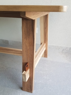 Mesa de escritrorio "castaños" en internet