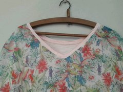 Remera floreada - T.S - comprar online