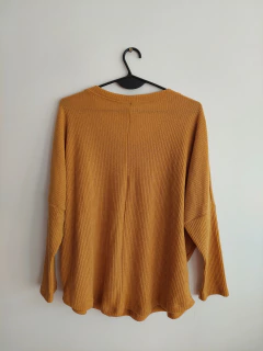 Sweater con tachas - comprar online