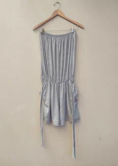 Mono gris strapless corto - comprar online