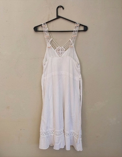 Vestido blanco con puntillas