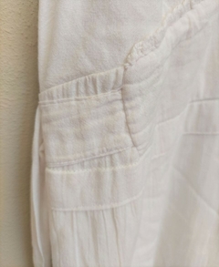 Vestido blanco con puntillas en internet