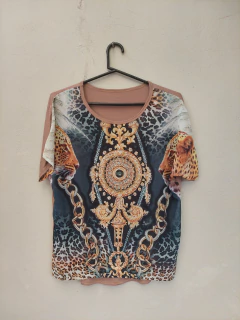 Remera con strass