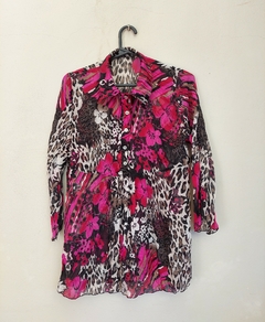 Camisa floreada y animal print