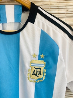 Camiseta Argentina niño y niña con logo bordado - Avellaneda Mayorista Rosario